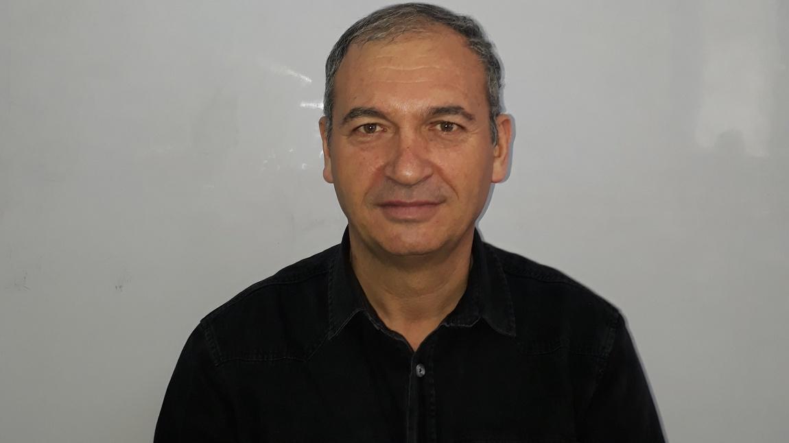 Hüseyin ÖZÇELİK - 4/B Sınıf Öğretmeni